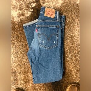 Brand New Levi’s Wedgie skinny size 28